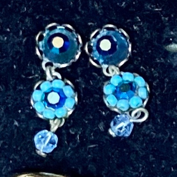 Treasure of Earrings and Brooches - Picture 5 of 14